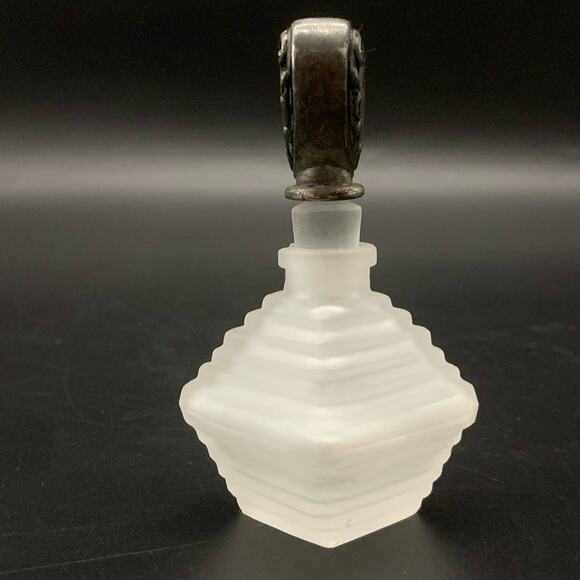 Vintage Irice Frosted Glass Empty Perf,ume Vanity Bottle Heart Stopper - Picture 3 of 15